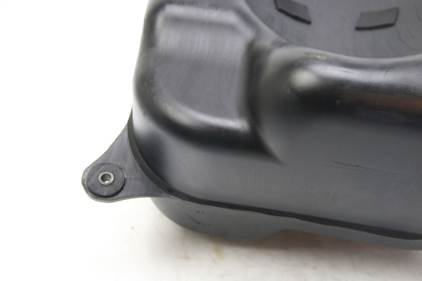photo de KRAFTSTOFFTANK SUZUKI SIXTEEN 125 (2008 - 2010)