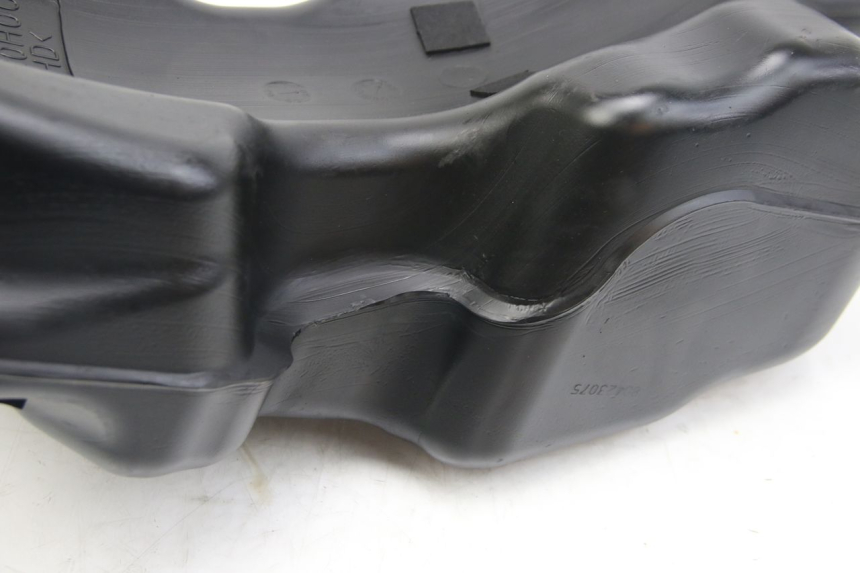 photo de KRAFTSTOFFTANK SUZUKI SIXTEEN 125 (2008 - 2010)