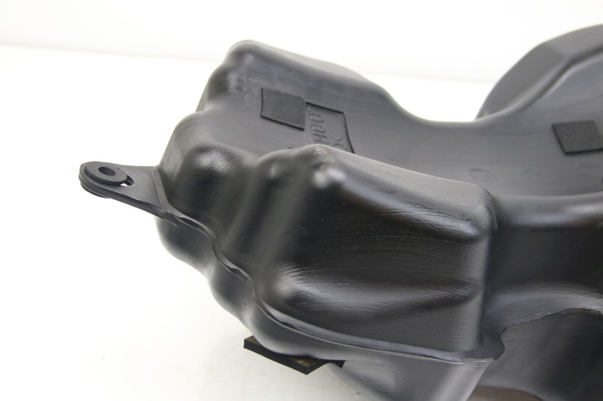 photo de KRAFTSTOFFTANK SUZUKI SIXTEEN 125 (2008 - 2010)