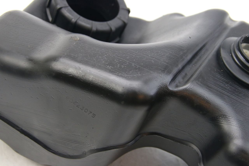 photo de KRAFTSTOFFTANK SUZUKI SIXTEEN 125 (2008 - 2010)
