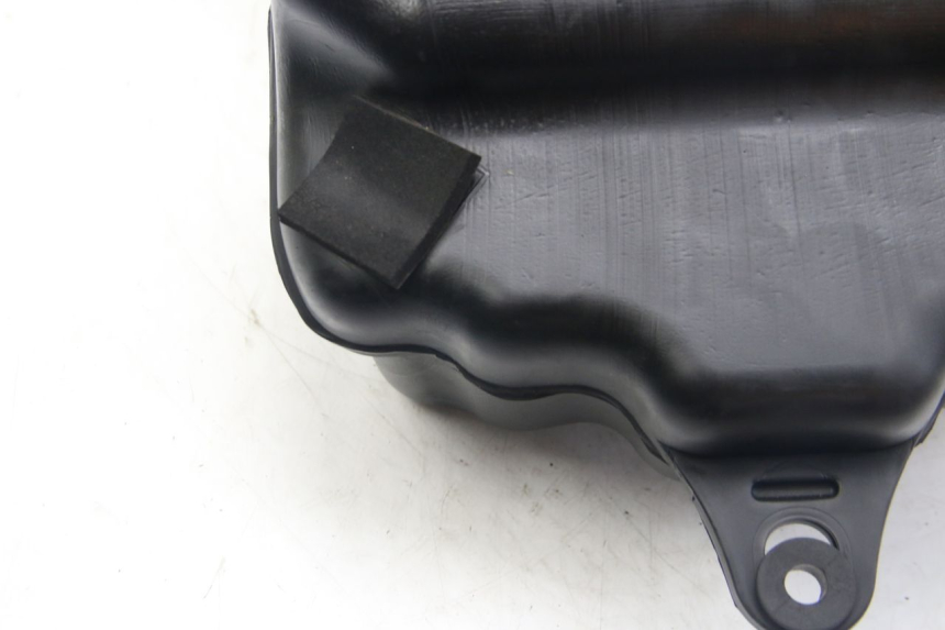 photo de KRAFTSTOFFTANK SUZUKI SIXTEEN 125 (2008 - 2010)