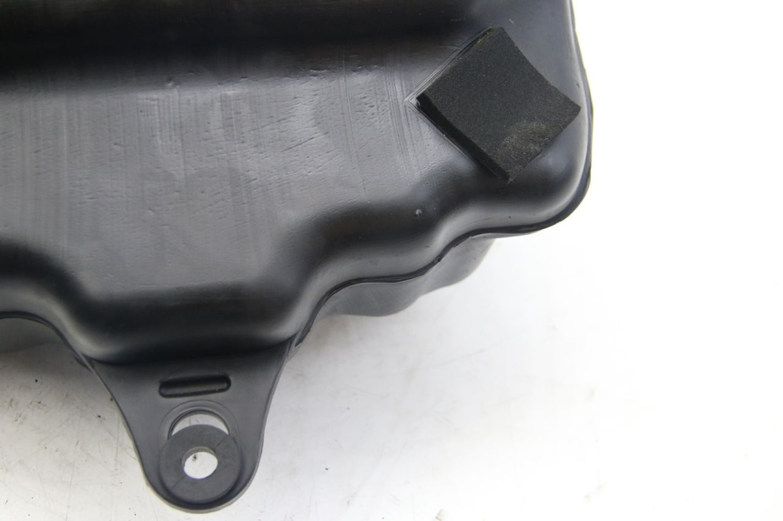 photo de KRAFTSTOFFTANK SUZUKI SIXTEEN 125 (2008 - 2010)