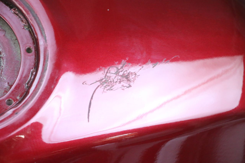 photo de KRAFTSTOFFTANK KAWASAKI ZR 7 750 (1999 - 2001) - Charakteristische Merkmale