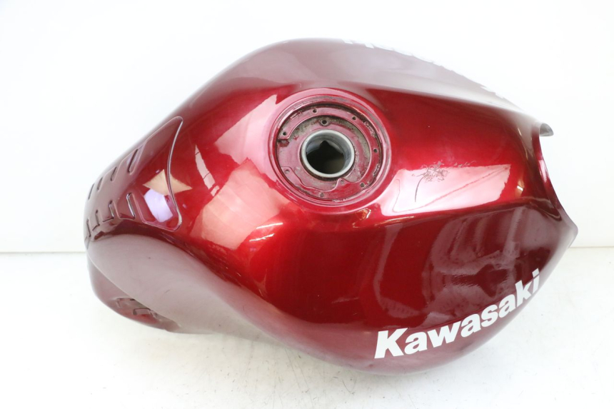 photo de KRAFTSTOFFTANK KAWASAKI ZR 7 750 (1999 - 2001) - Zoom auf Komponenten