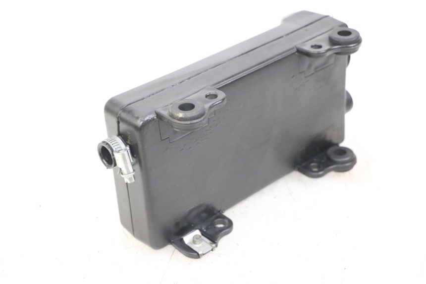 photo de ÖLTANK RIEJU MRT 50 (2018 - 2021)