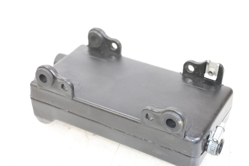 photo de ÖLTANK RIEJU MRT 50 (2018 - 2021)