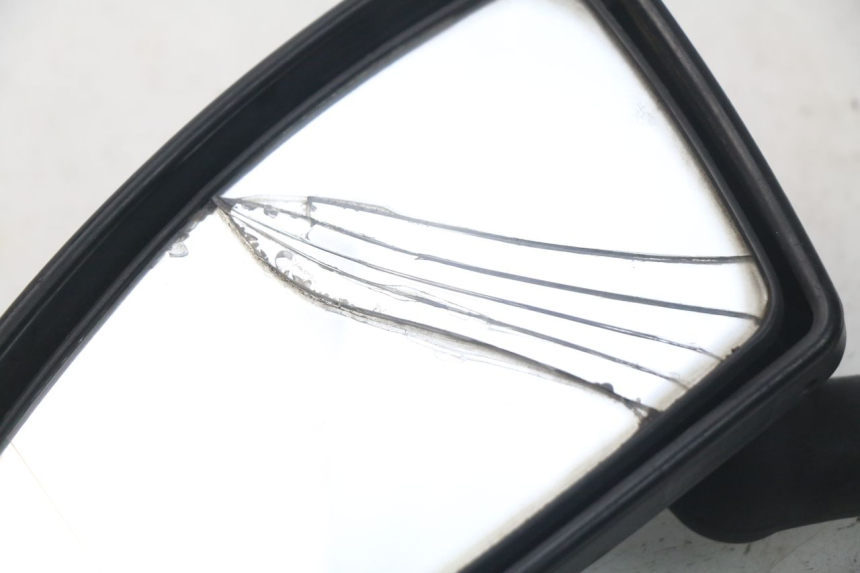 photo de SPIEGEL LINKS PEUGEOT SATELIS 300 (2012 - 2015) - Technische Nahaufnahme