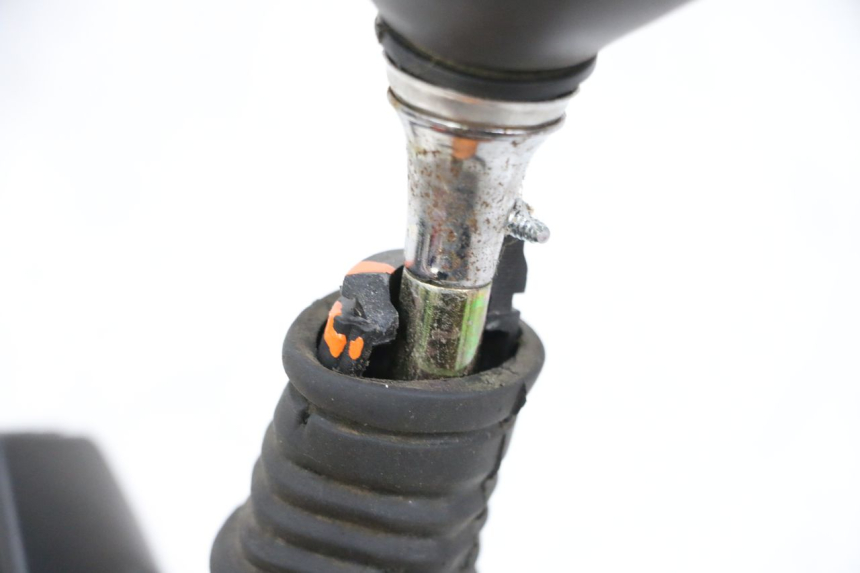 photo de SPIEGEL LINKS PIAGGIO X8 125 (2004 - 2007) - Zoom auf Gebrauchszustand