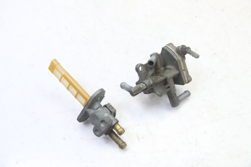 photo de BENZINHAHN SUZUKI GS GSE 500 (2001 - 2003)