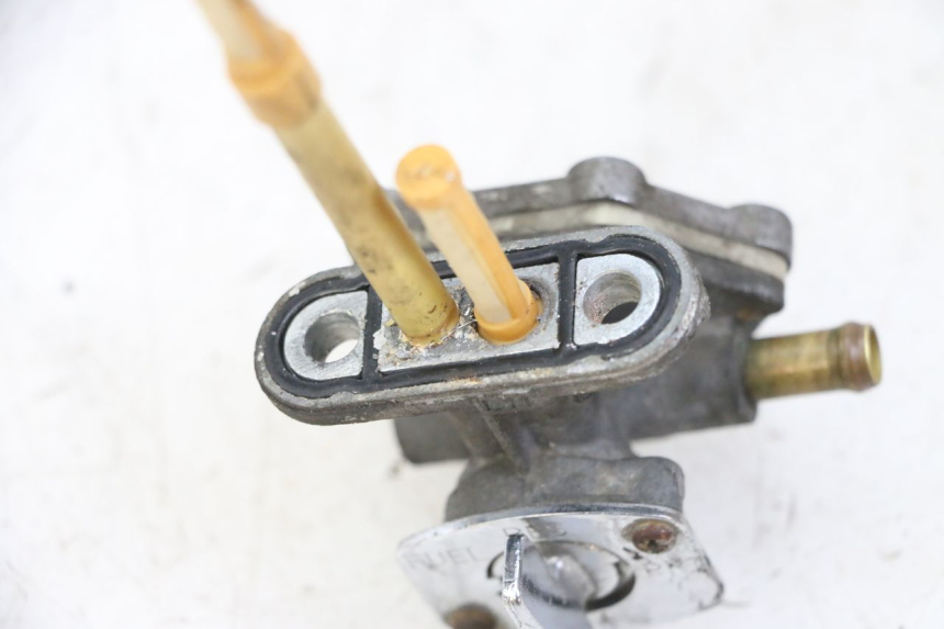 photo de BENZINHAHN KAWASAKI ZR7 ZR-7 S 750 (1999 - 2004) - Zoom auf Gebrauchszustand