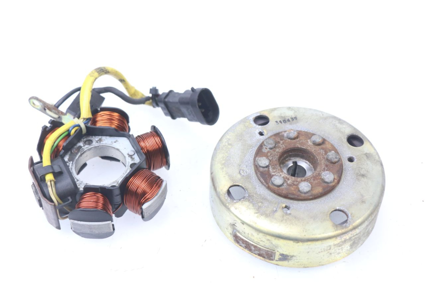 photo de LICHTMASCHINE APRILIA SR CARB LC 2T 50 (2004 - 2012)