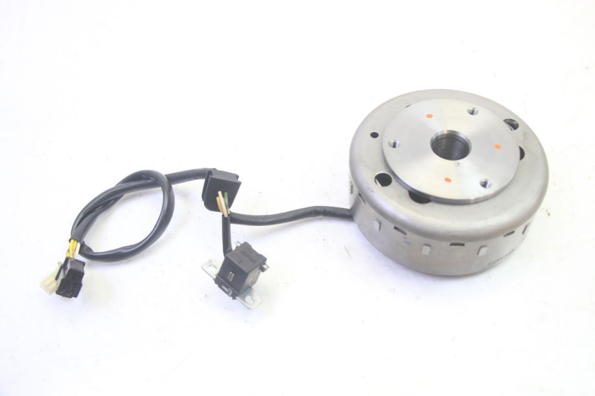 photo de ROTOR STATOR SUZUKI BURGMAN 125 (2007 - 2014) - Zoom auf Gebrauchszustand