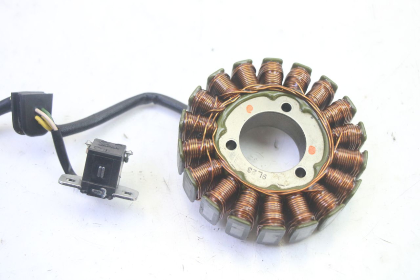 photo de ROTOR STATOR SUZUKI BURGMAN 125 (2007 - 2014) - Details der Befestigungspunkte