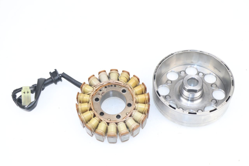 photo de LICHTMASCHINE SUZUKI GSR 750 (2011 - 2017)