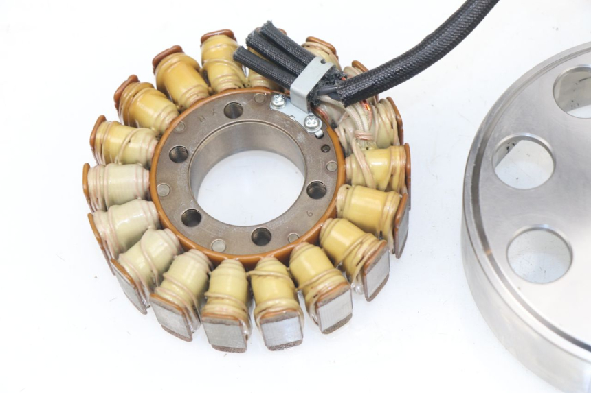 photo de LICHTMASCHINE SUZUKI GSR 750 (2011 - 2017)