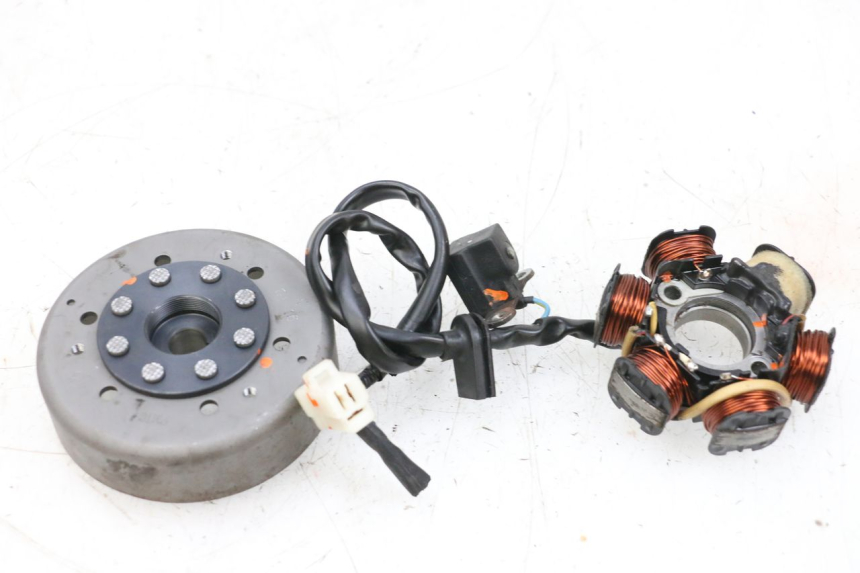 photo de ROTOR STATOR PEUGEOT KISBEE 2T 50 (2010 - 2017) - Technische Nahaufnahme