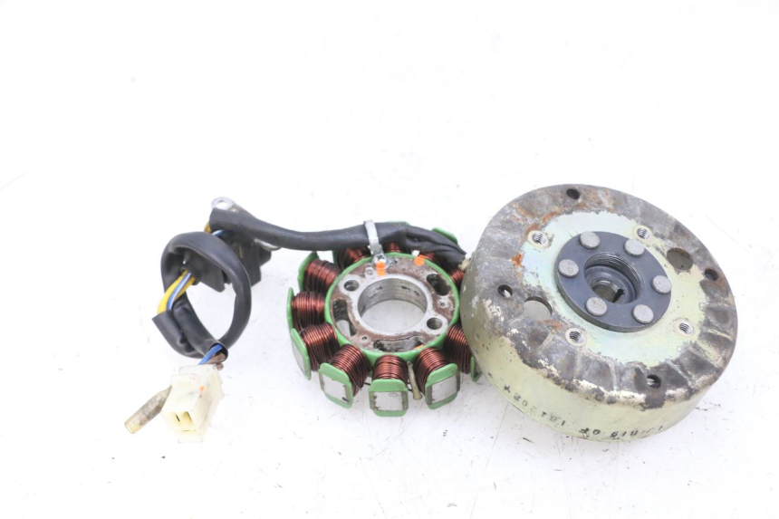 photo de ROTOR STATOR PEUGEOT KISBEE 4T 50 (2018 - 2022) - Technische Nahaufnahme