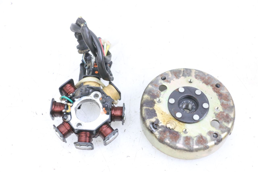 photo de ROTOR STATOR PEUGEOT KISBEE 4T 50 (2010 - 2017) - Hauptansicht