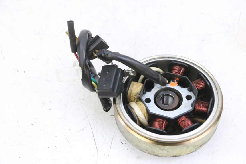 photo de ROTOR STATOR PEUGEOT KISBEE 4T 50 (2010 - 2017) - Detailansicht des Bauteils