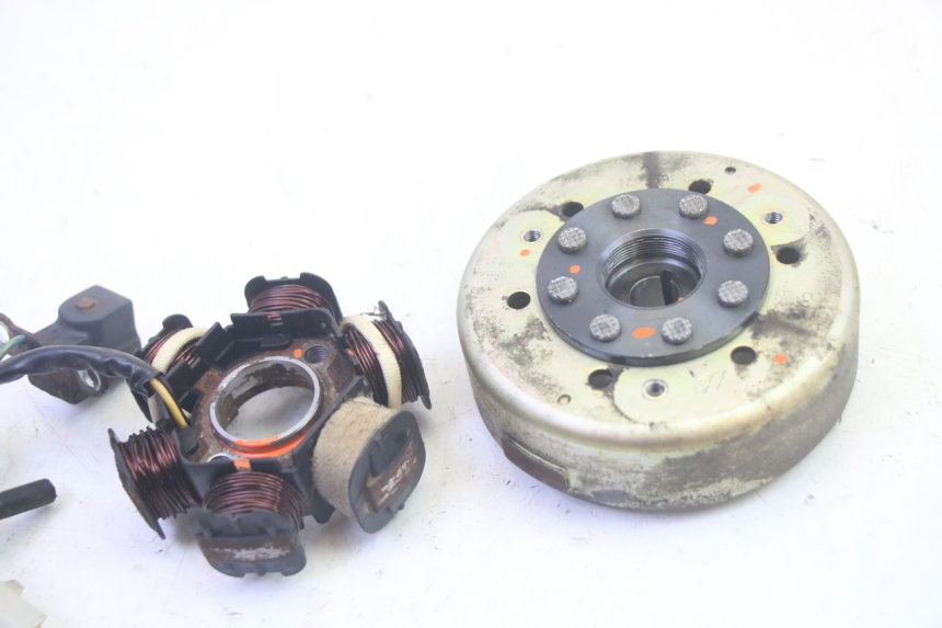 photo de LICHTMASCHINE PEUGEOT LUDIX 50 (2008 - 2017) - Detailansicht des Bauteils