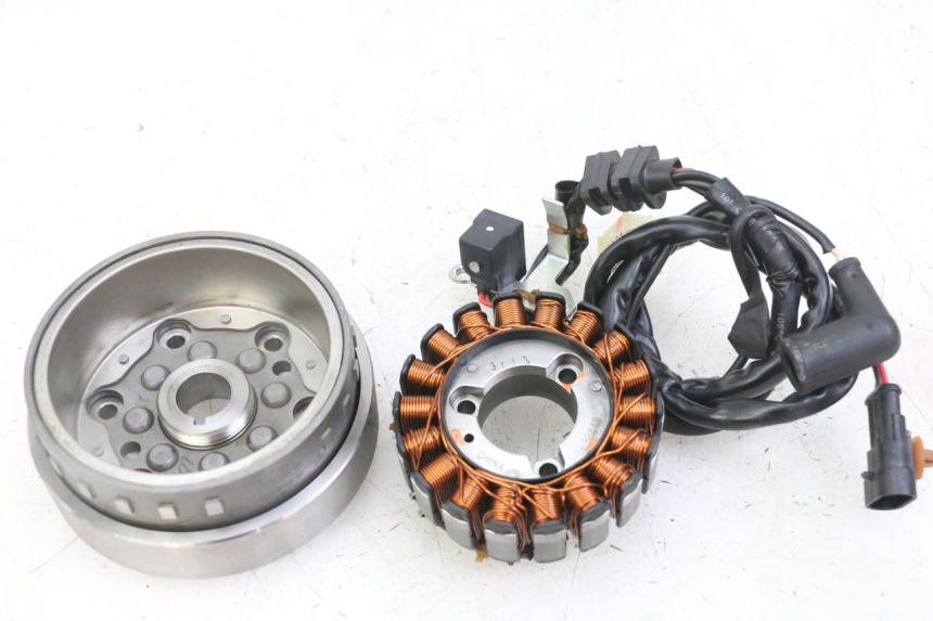 photo de LICHTMASCHINE PIAGGIO MP3 LT 300 (2010 - 2016)