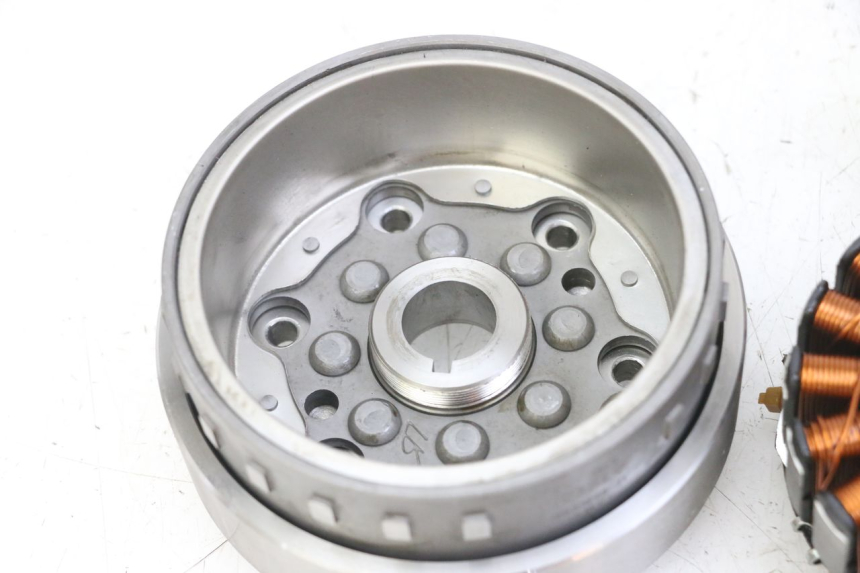 photo de LICHTMASCHINE PIAGGIO MP3 LT 300 (2010 - 2016)