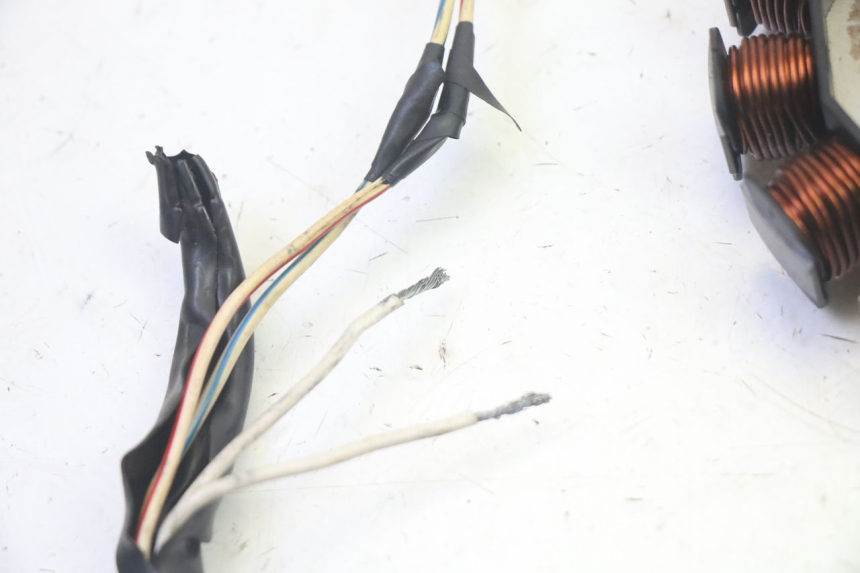 photo de LICHTMASCHINE YAMAHA NEOS NEO'S 4T 50 (2008 - 2016) - Kennzeichnungen und Originalreferenzen