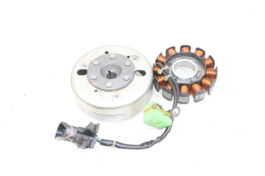 photo de LICHTMASCHINE PIAGGIO NEW TYPHOON 50 (2018 - 2021) - Oberflächenzustand und Material