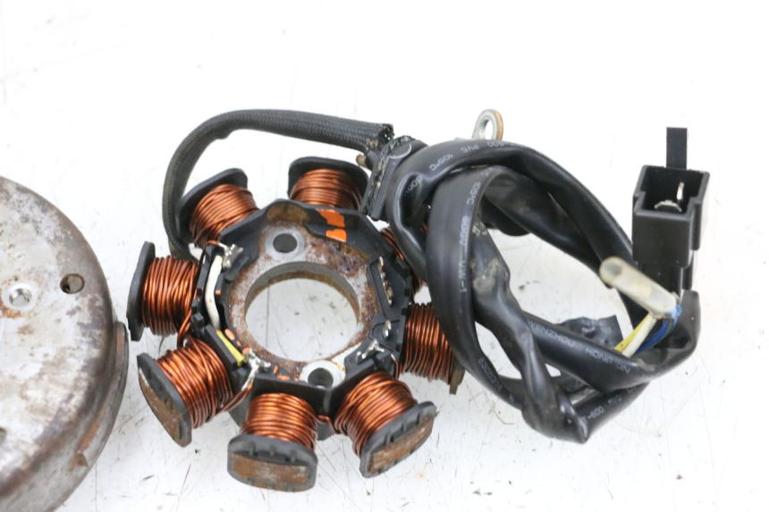 photo de LICHTMASCHINE SYM ORBIT 2 50 (2008 - 2014) - Weitere Ansicht des Artikels