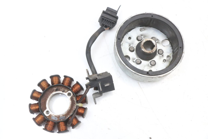 photo de LICHTMASCHINE PIAGGIO FLY 4T 50 (2004 - 2010)