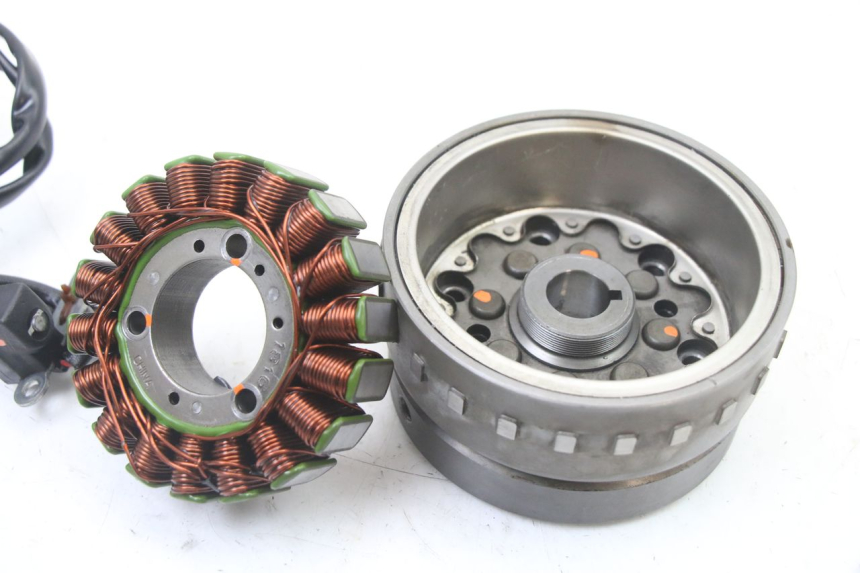 photo de LICHTMASCHINE PIAGGIO MP3 LT 400 (2007 - 2012)