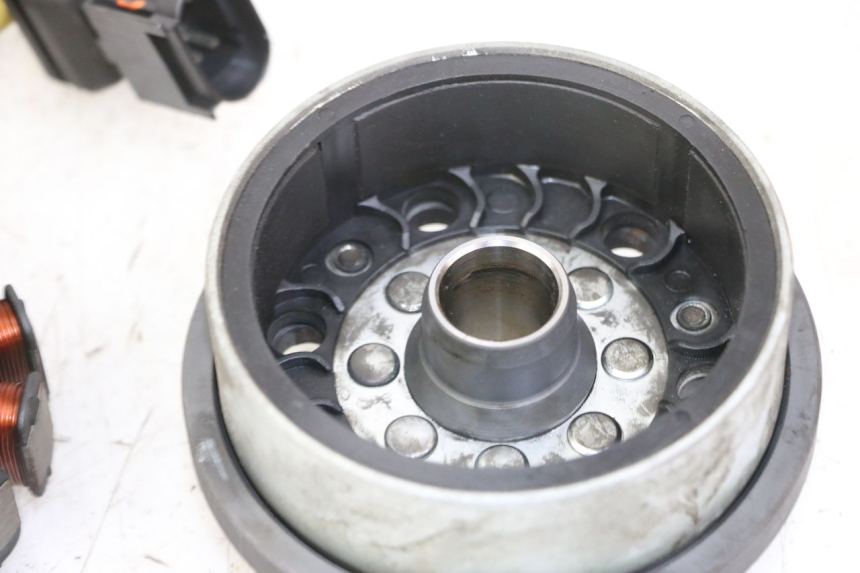 photo de LICHTMASCHINE PIAGGIO VESPA GRANTURISMO 200 (2004 - 2005)