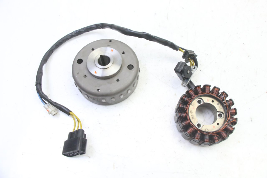 photo de LICHTMASCHINE PEUGEOT SATELIS 125 (2013 - 2018)