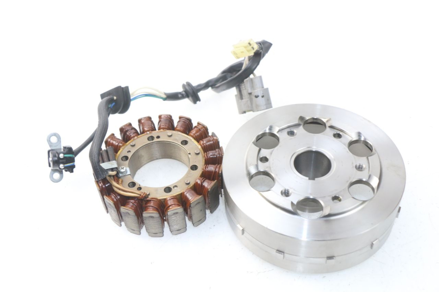 photo de LICHTMASCHINE YAMAHA TDM ABS 900 (2002 - 2014)