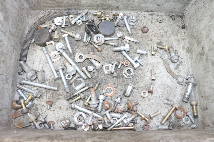 photo de SCHRAUBEN HYOSUNG GV AQUILA 125 (2000 - 2004)