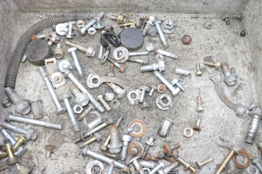 photo de SCHRAUBEN HYOSUNG GV AQUILA 125 (2000 - 2004)