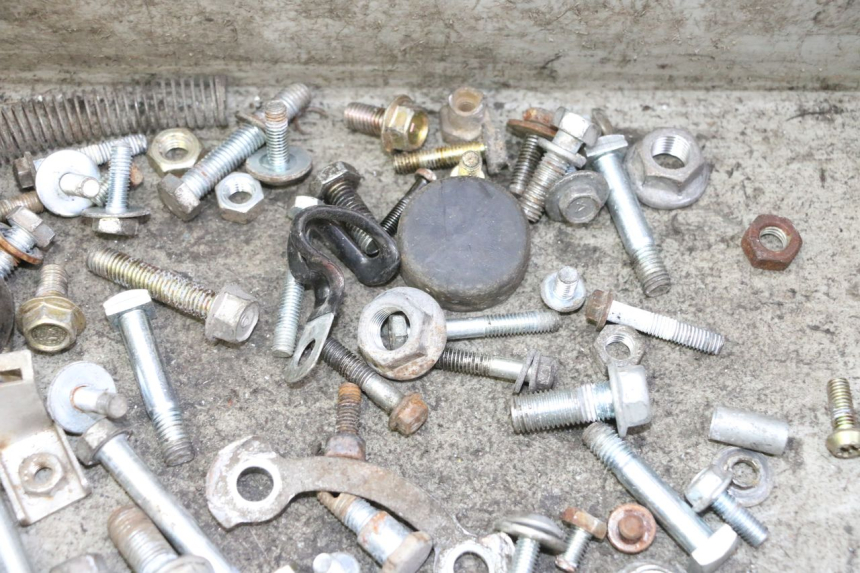 photo de SCHRAUBEN HYOSUNG GV AQUILA 125 (2000 - 2004)