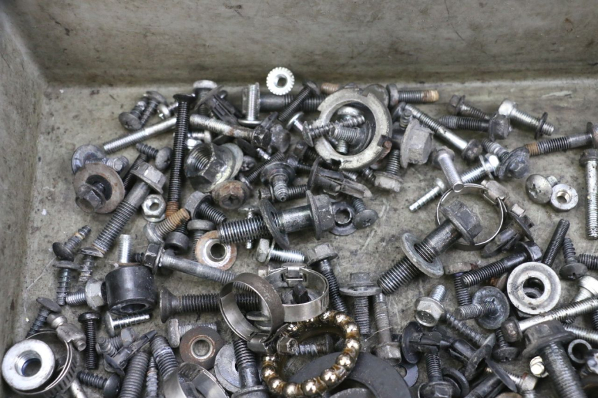 photo de SCHRAUBENBEUTEL SUZUKI BURGMAN 125 (2007 - 2014) - Technische Nahaufnahme