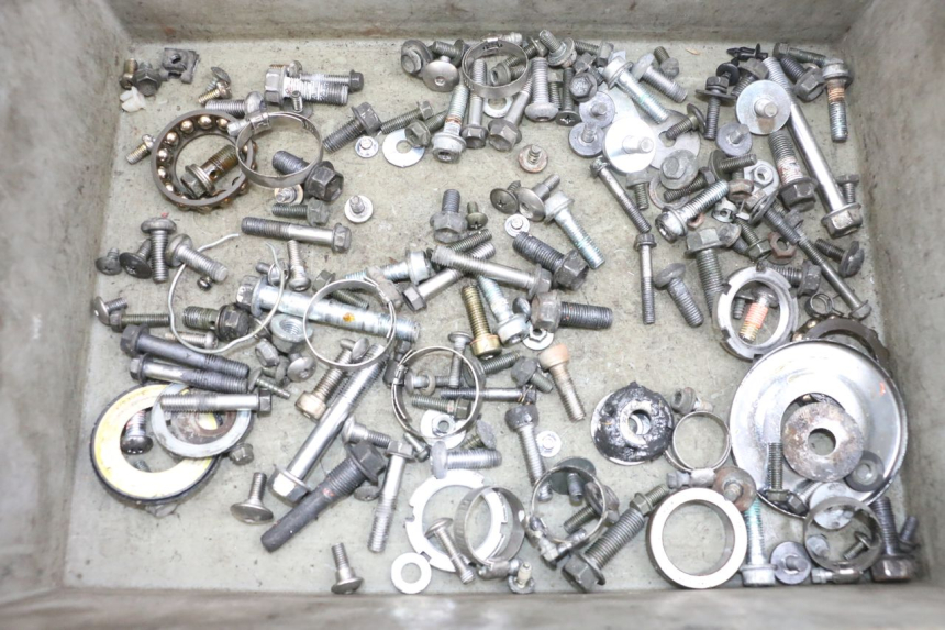 photo de SCHRAUBEN SUZUKI DL V STROM 1000 (2002 - 2007) - Hauptansicht