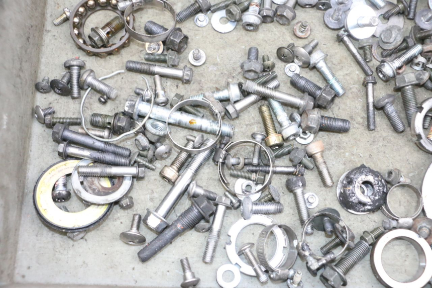 photo de SCHRAUBEN SUZUKI DL V STROM 1000 (2002 - 2007) - Alternative Perspektive