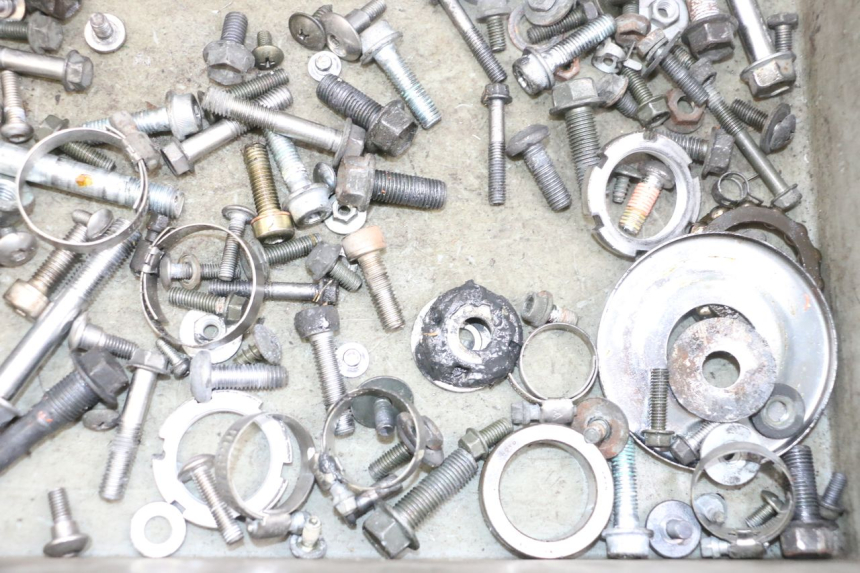 photo de SCHRAUBEN SUZUKI DL V STROM 1000 (2002 - 2007) - Technische Nahaufnahme