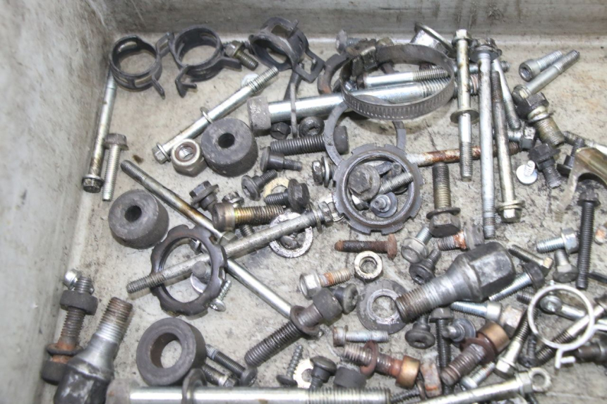 photo de SCHRAUBEN PEUGEOT ELYSEO 125 (1999 - 2004)