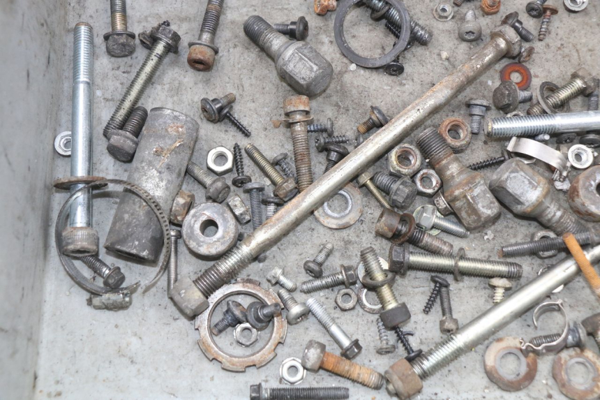 photo de SCHRAUBEN PEUGEOT ELYSTAR 125 (2002 - 2007)