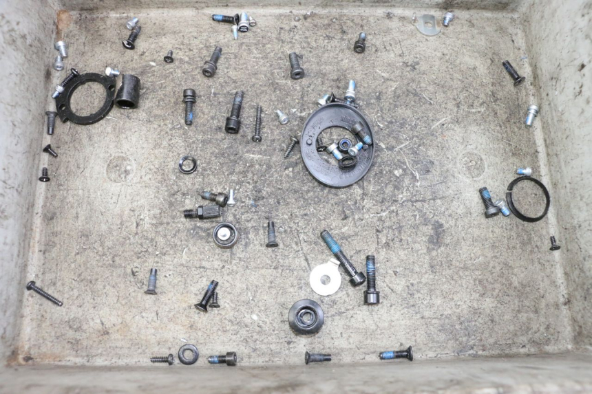 photo de SCHRAUBENSET TASCHE SEGWAY NINEBOT F40E 1
