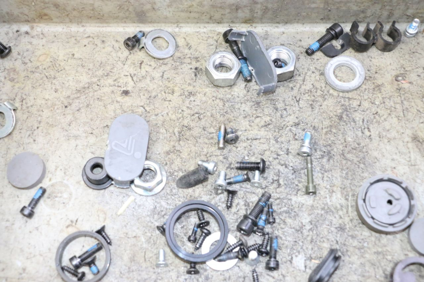 photo de SCHRAUBENSET SEGWAY NINEBOT F65I 1