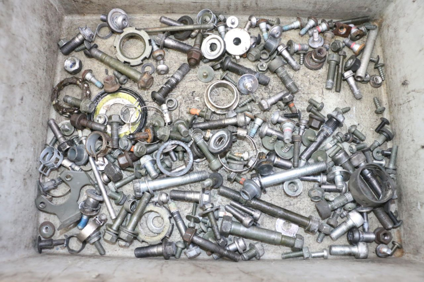photo de SCHRAUBEN YAMAHA FZ6 FAZER S2 600 (2007 - 2011)