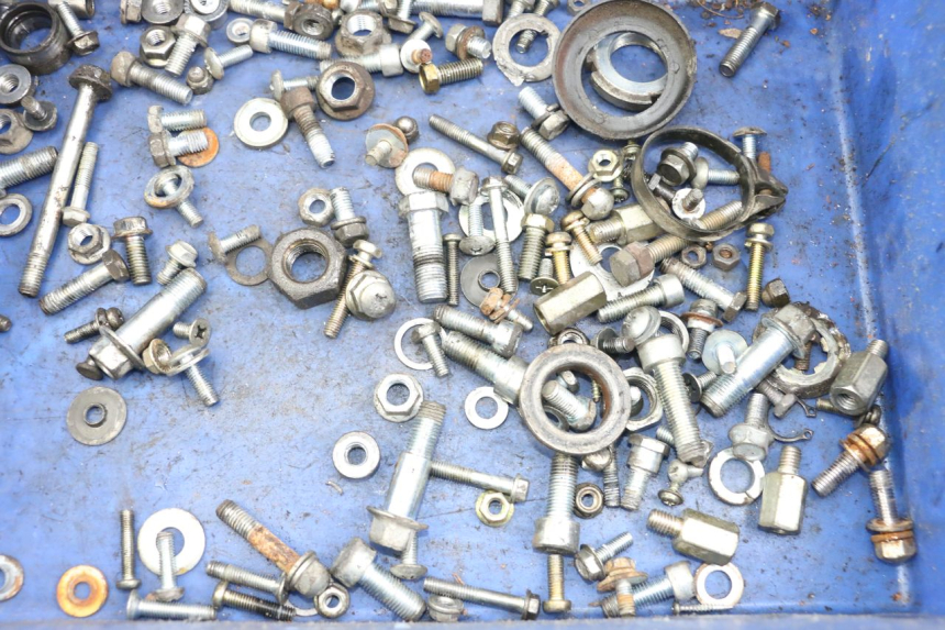 photo de SCHRAUBEN HYOSUNG GF 125 (2001 - 2005)