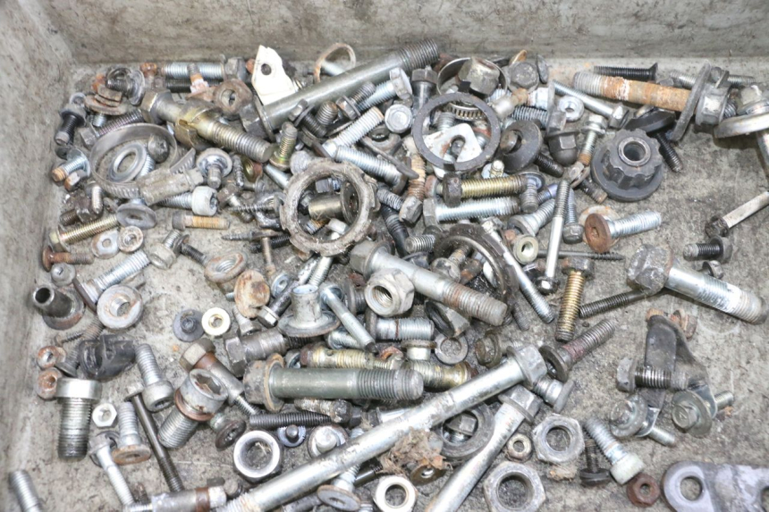 photo de SCHRAUBEN KAWASAKI GPX R WARBIRD 600 (1988 - 1993) - Zoom auf Gebrauchszustand