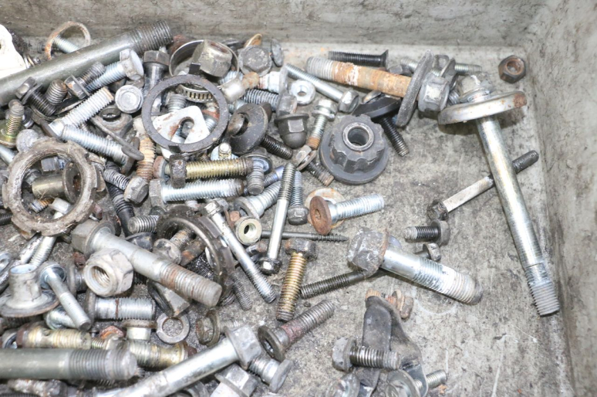 photo de SCHRAUBEN KAWASAKI GPX R WARBIRD 600 (1988 - 1993) - Gesamtansicht des Produkts