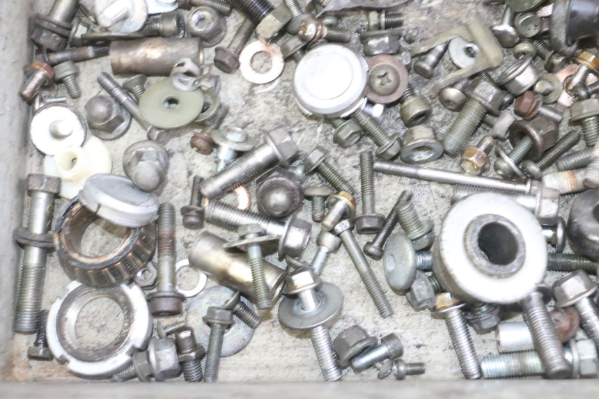 photo de SCHRAUBENSET SUZUKI GS GSE 500 (2001 - 2003)
